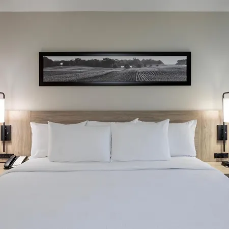 Grandstay Hotel & Suites Cambridge Esterno foto