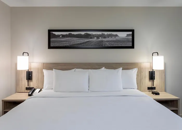 Grandstay Hotel & Suites